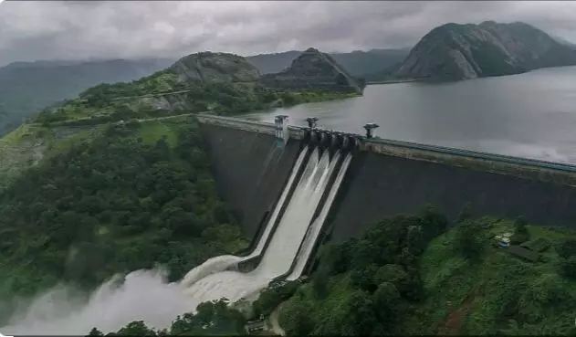 കടുത്ത വേനൽ ;ഇടുക്കി ഡാമില്‍ ജലനിരപ്പ് കുറയുന്നു; ഇപ്പോഴുള്ളത് 2335 അടി വെള്ളം