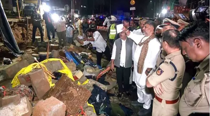 കനത്ത മഴയ്ക്കിടെ ബംഗളുരുവിൽ മതില്‍ ഇടിഞ്ഞ് അപകടം: മരിച്ച മലയാളികളുടെ മൃതദേഹം കൊച്ചിയിലെത്തിച്ചു; രണ്ടുപേരുടെ നില ഗുരുതരം
