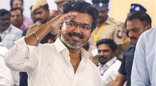 തമിഴ്‌നാട്ടിൽ വിജയ്‌യുടെ സത്യപ്രതിജ്ഞയില്‍ അനിശ്ചിതത്വം