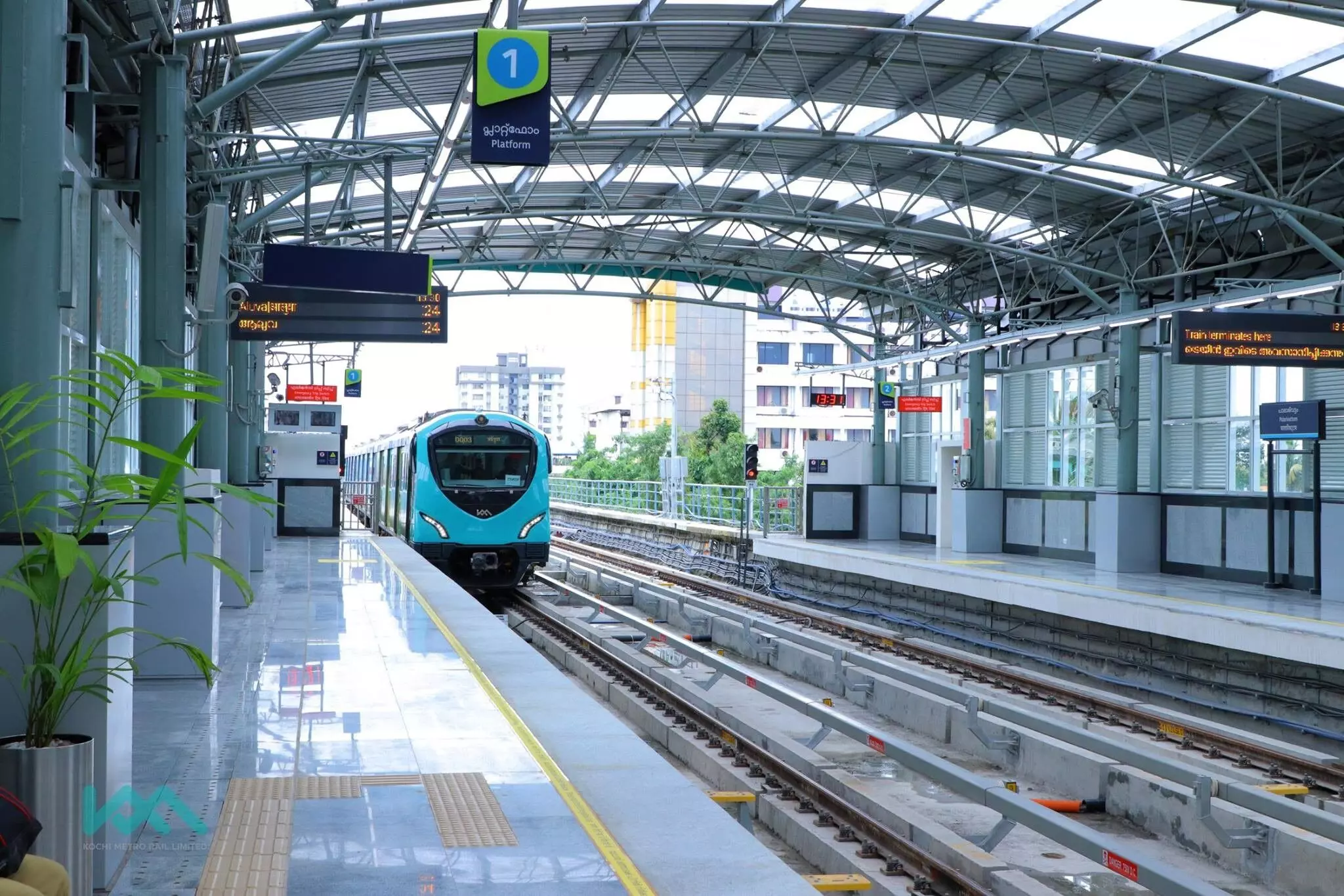 കൊച്ചി മെട്രോ യാത്രക്കാരുടെ എണ്ണം കൂടി ;കഴിഞ്ഞ വർഷത്തേതിൽ നിന്ന് 14 ലക്ഷത്തിന്റെ വർധന