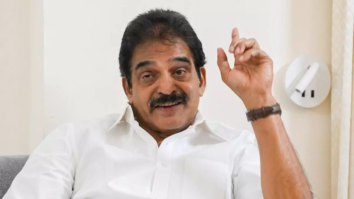 ഒരുപാട് പിച്ചിചീന്തിയില്ലേ?ഇവിടെ കെസി പക്ഷം ഒന്നും വേണ്ട ;കെ സി വേണുഗോപാൽ