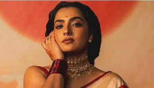 അഭിനയം മാത്രമല്ല ഇനി സംവിധാനവും ;സംവിധായിക ആകാനൊരുങ്ങി പാർവതി തിരുവോത്ത്