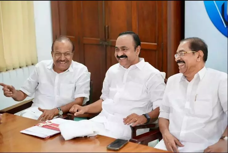മന്ത്രിമാരുടെ വകുപ്പുകളിൽ തർക്കം മുറുകുന്നു ;വിജ്ഞാപനം വൈകുന്നു