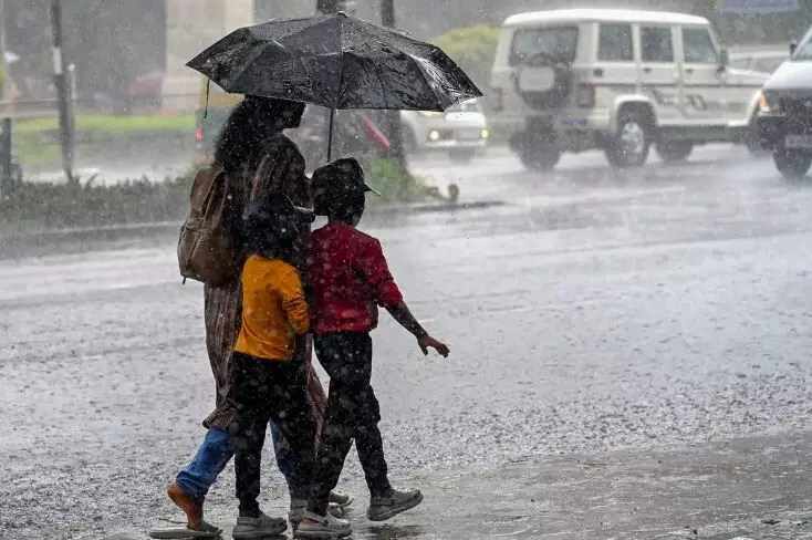 സംസ്ഥാനത്ത് ഇന്ന് ഒറ്റപ്പെട്ട ശക്തമായ മഴയ്ക്ക് സാധ്യത;ഏഴ് ജില്ലകളിൽ  യെല്ലോ അലർട്ട്