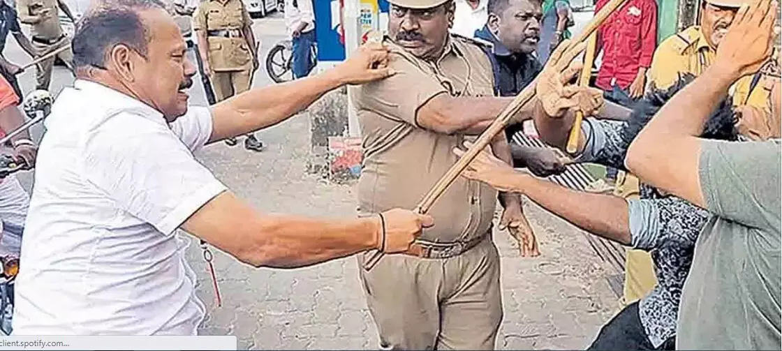 ആലപ്പുഴയിലെ രക്ഷാപ്രവർത്തനം ;ഗൺമാൻമാർക്ക് ഗുരുതര വീഴ്ച്ച,പ്രത്യേക അന്വേഷണ സംഘം