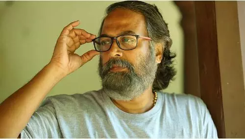 ഭരണമാറ്റം ;മധുപാല്‍ സാംസ്‌കാരിക പ്രവർത്തന ക്ഷേമനിധി ബോര്‍ഡ് ചെയര്‍മാന്‍ സ്ഥാനം രാജിവെച്ചു