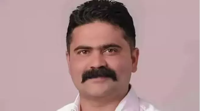 ജോലി വാഗ്ദാനം ചെയ്ത് ദലിത് യുവതിയെ ലൈംഗികമായി പീഡിപ്പിച്ച കേസ് ;പ്രശോഭിന്റെ മുന്‍കൂര്‍ ജാമ്യാപേക്ഷ ഹൈക്കോടതി തള്ളി