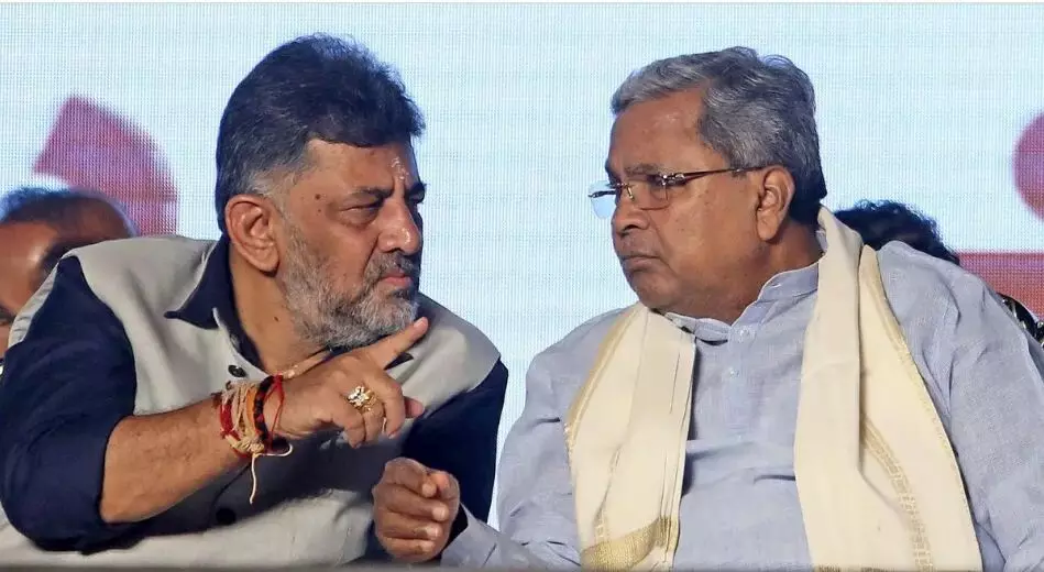 കർണ്ണാടക മുഖ്യമന്ത്രി സിദ്ധരാമയ്യയുടെ രാജി ഗവർണ്ണർ സ്വീകരിച്ചു; പുതിയ മന്ത്രിസഭാ ചർച്ചകൾക്കായി ഡികെയും സിദ്ധരാമയ്യയും ഡൽഹിയിൽ