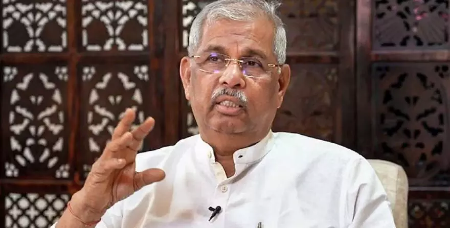 നിയമസഭയിൽ വന്ദേമാതരം പൂര്‍ണമായി ആലപിക്കാത്തത് പ്രോട്ടോക്കോള്‍ ലംഘനം;  ഗവര്‍ണര്‍,വിവാദം