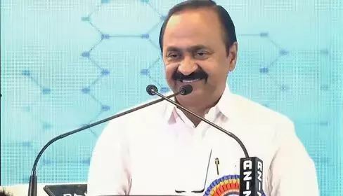 പഠനക്കാലത്ത് അച്ഛന്‍ രണ്ടുതവണ മാത്രമാണ് സ്‌കൂളില്‍ വന്നത്;ഓർമ്മകൾ അയവിറക്കി മുഖ്യമന്ത്രി