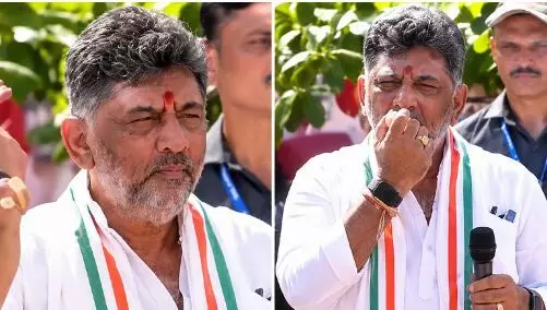 പാതി കടിച്ച ആപ്പിൾ അണികൾക്ക് നേരെ എറിഞ്ഞുകർണാടക മുഖ്യമന്ത്രി;പിന്നാലെ വിവാദം പാതി കടിച്ച ആപ്പിൾ അണികൾക്ക് നേരെ എറിഞ്ഞുകർണാടക മുഖ്യമന്ത്രി;പിന്നാലെ വിവാദം