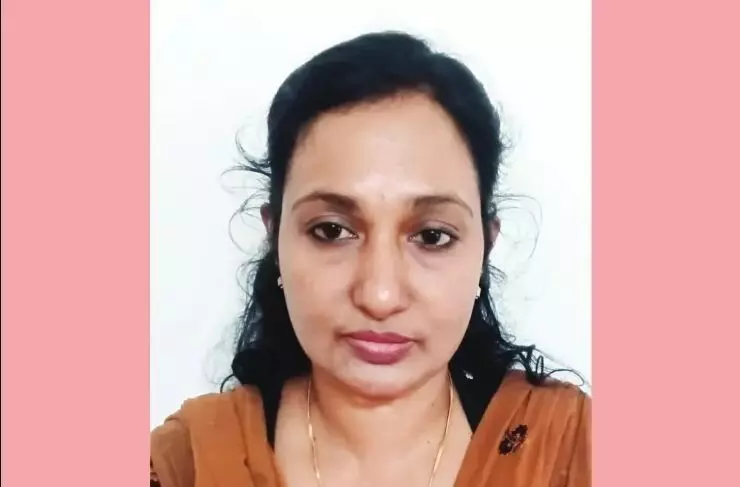 സൗഹൃദം സ്ഥാപിച്ച് റവന്യു ഉദ്യോഗസ്ഥനിൽനിന്ന് 20 ലക്ഷം തട്ടി;സ്ത്രീ അറസ്റ്റിൽ ;ഒട്ടേറെപ്പേർ കെണിയിലായി സൗഹൃദം സ്ഥാപിച്ച് റവന്യു ഉദ്യോഗസ്ഥനിൽനിന്ന് 20 ലക്ഷം തട്ടി;സ്ത്രീ അറസ്റ്റിൽ ;ഒട്ടേറെപ്പേർ കെണിയിലായി