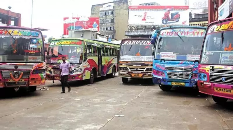കെഎസ്ആര്‍ടിസിയിൽ സ്ത്രീകളുടെ സൗജന്യയാത്ര ;സമരത്തിനൊരുങ്ങി സ്വകാര്യ ബസുകള്‍