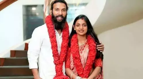 കുംഭമേള വൈറൽ പെൺകുട്ടിക്ക് പോലീസ് സുരക്ഷ ഉറപ്പാക്കണം ;ഹൈക്കോടതി നിർദേശം കുംഭമേള വൈറൽ പെൺകുട്ടിക്ക് പോലീസ് സുരക്ഷ ഉറപ്പാക്കണം ;ഹൈക്കോടതി നിർദേശം