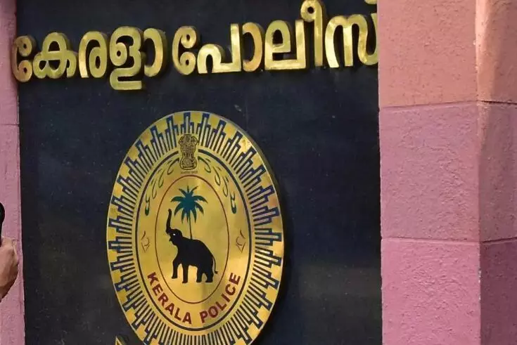പൊലീസ് ക്യാംപില് ഇരുന്ന് മദ്യപാനം ;മൂന്ന് പൊലീസുകാർക്ക് സസ്പെന്ഷന് പൊലീസ് ക്യാംപില് ഇരുന്ന് മദ്യപാനം ;മൂന്ന് പൊലീസുകാർക്ക് സസ്പെന്ഷന്