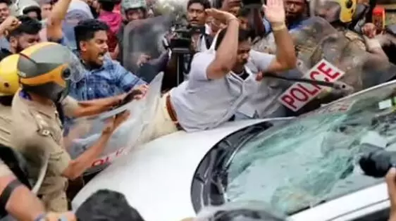 ഇഡി ഉദ്യോഗസ്ഥരെ ആക്രമിച്ച കേസ് ;10 സിപിഎം പ്രവര്ത്തകരുടെ ജാമ്യാപേക്ഷയില് ഇന്ന് വിധി പറയും ഇഡി ഉദ്യോഗസ്ഥരെ ആക്രമിച്ച കേസ് ;10 സിപിഎം പ്രവര്ത്തകരുടെ ജാമ്യാപേക്ഷയില് ഇന്ന് വിധി പറയും