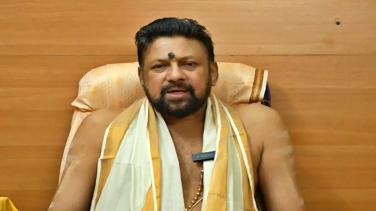 ശബരിമല തന്ത്രി സ്ഥാനത്ത് നിന്ന് തന്നെ മാറ്റി മകനെ നിയമിക്കണം ;ദേവസ്വം ബോര്‍ഡിന് കത്ത് നൽകി കണ്ഠരര് രാജീവര്